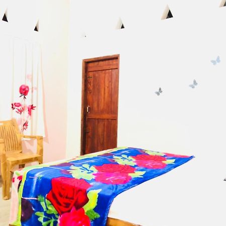 House Of Ahasna Bed & Breakfast Katunayaka Bagian luar foto