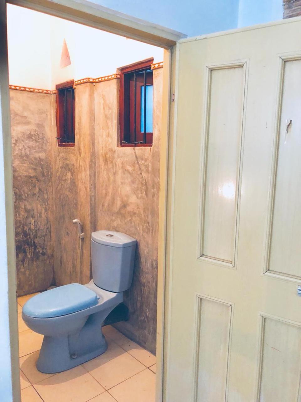House Of Ahasna Bed & Breakfast Katunayaka Bagian luar foto