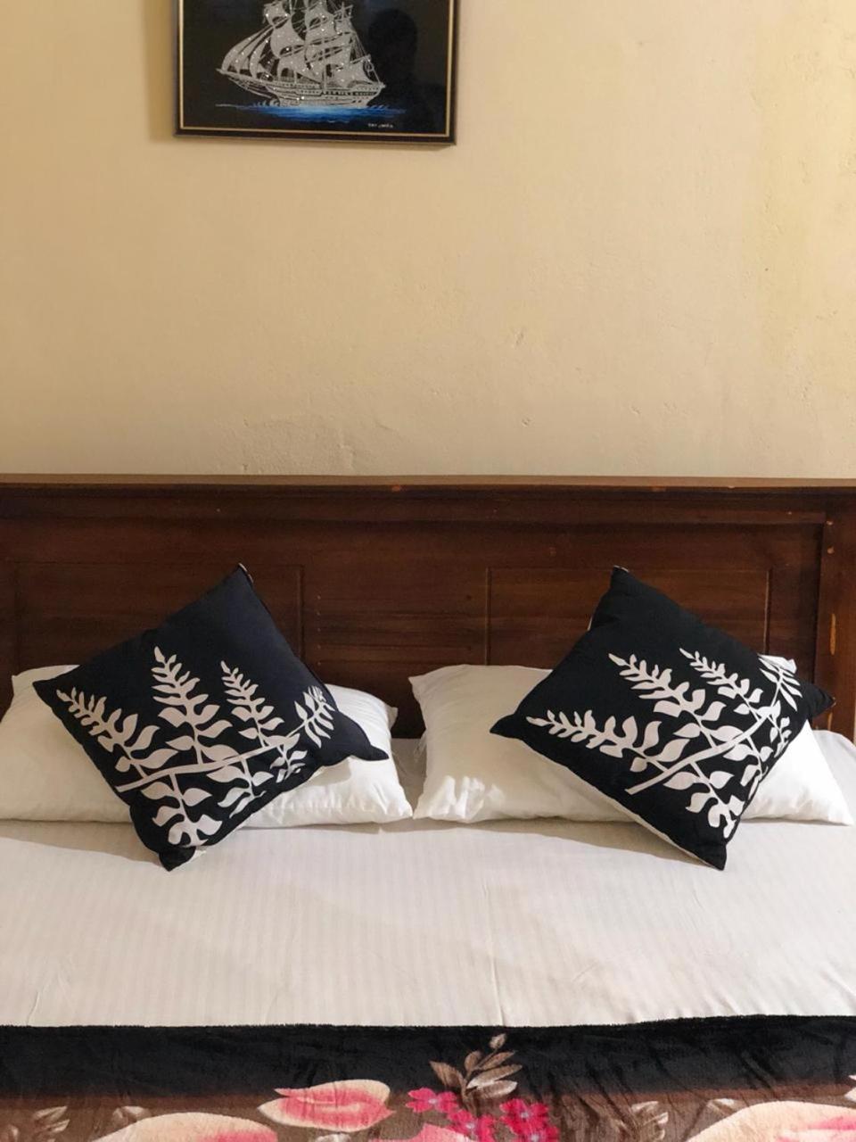 House Of Ahasna Bed & Breakfast Katunayaka Bagian luar foto