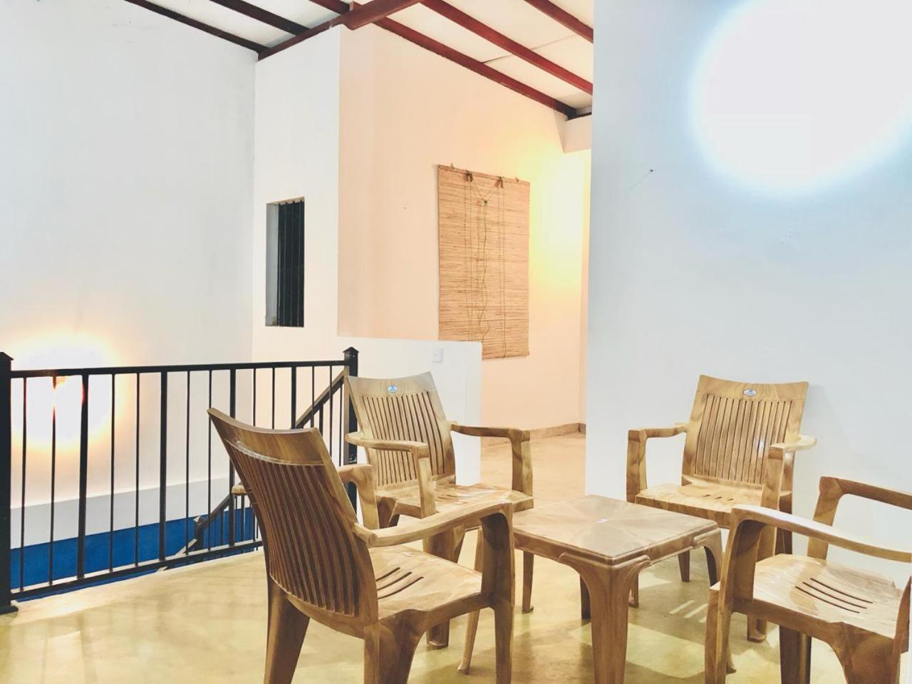 House Of Ahasna Bed & Breakfast Katunayaka Bagian luar foto