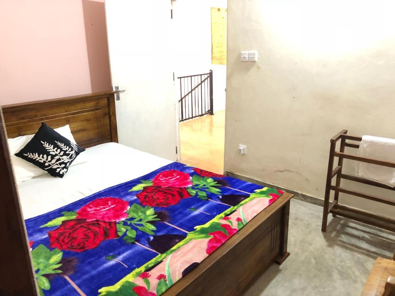 House Of Ahasna Bed & Breakfast Katunayaka Bagian luar foto